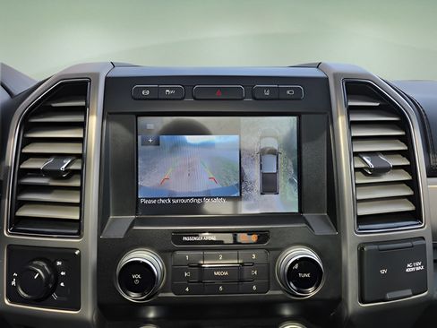 Used 2021 Ford F250 Platinum AWD/4WD image 25
