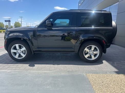 Used 2024 Land Rover Defender 90 X-Dynamic SE AWD/4WD image 8