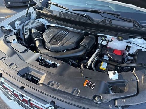 Used 2025 GMC Acadia Elevation image 37