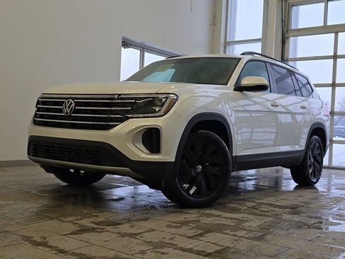 New 2026 Volkswagen Atlas SE image 2