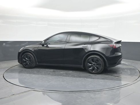 Used 2024 Tesla Model Y Long Range AWD/4WD image 25