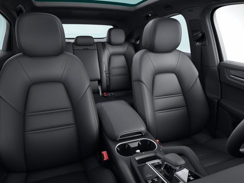 Certified 2021 Porsche Cayenne Coupe AWD/4WD image 11