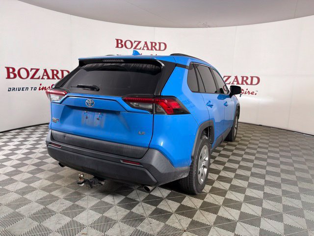 Used 2019 Toyota RAV4 LE FWD image 12