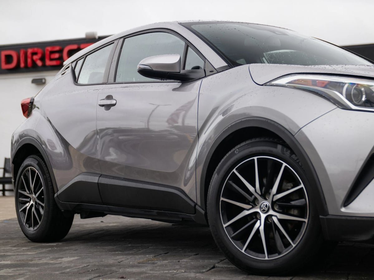 Used 2019 Toyota C-HR LE FWD image 2