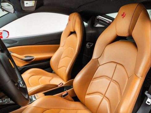 Used 2018 Ferrari 488 GTB image 9