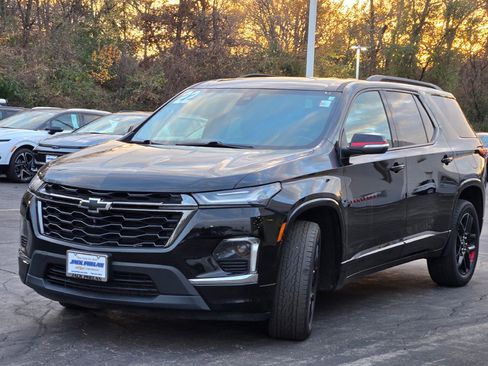 Certified 2022 Chevrolet Traverse Premier w/ Redline Edition image 4
