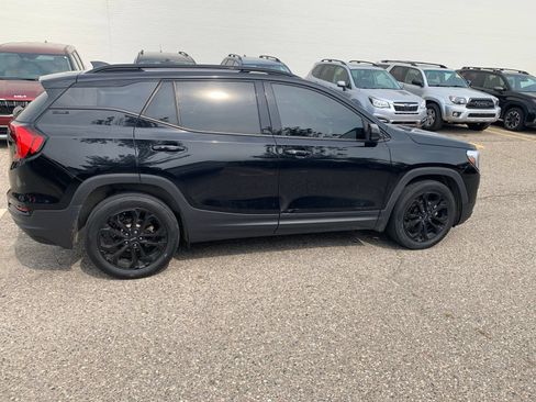 Used 2020 GMC Terrain SLE w/ Driver Convenience Package FWD image 4