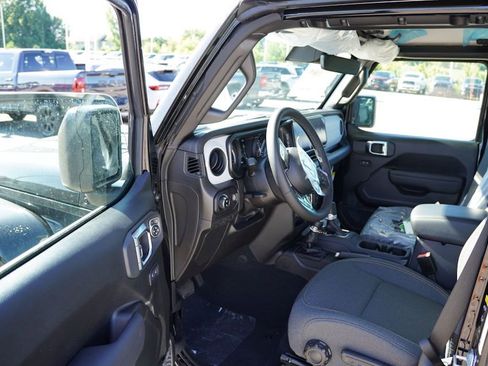 New 2025 Jeep Gladiator Sport AWD/4WD image 10