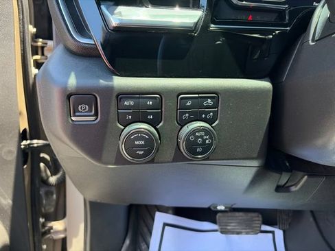 Used 2022 Chevrolet Silverado 1500 LT Trail Boss w/ LT Trail Boss Premium Package AWD/4WD image 8