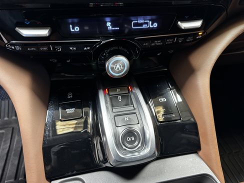 Certified 2025 Acura MDX FWD w/ Technology Package image 33