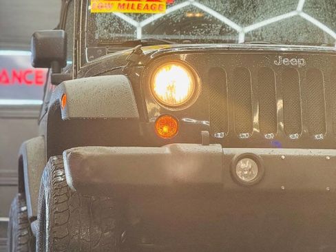 Used 2011 Jeep Wrangler Sport AWD/4WD image 3