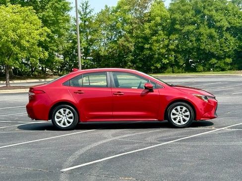 Used 2020 Toyota Corolla LE FWD image 9