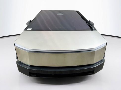 Used 2025 Tesla Cybertruck AWD Crew Cab image 8