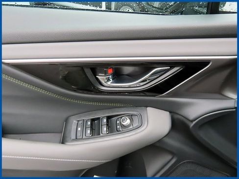 Used 2025 Subaru Outback Onyx Edition XT image 12