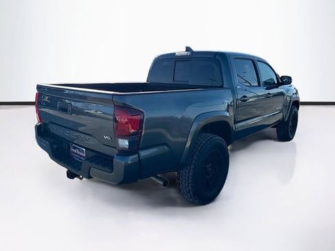 Used 2022 Toyota Tacoma SR5 w/ Technology Package image 8