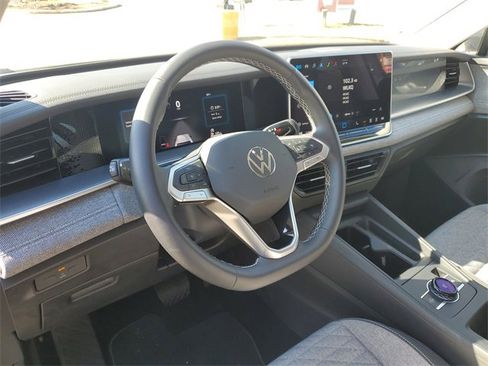 Used 2025 Volkswagen Tiguan S image 18