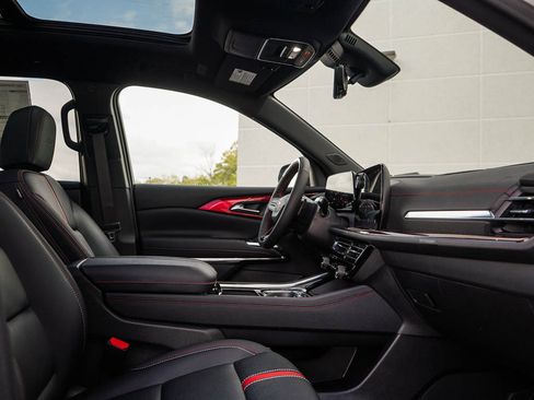 New 2026 Chevrolet Traverse RS w/ LPO, Floor Liner Package image 12