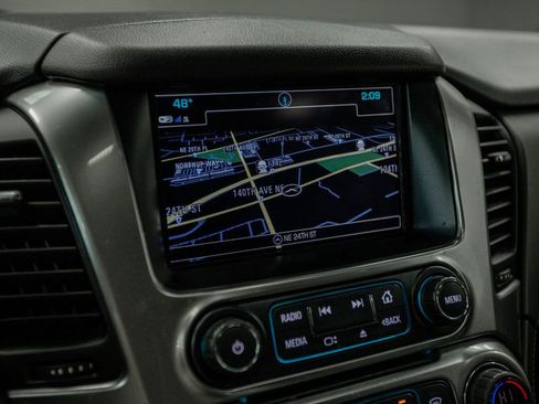 Used 2019 Chevrolet Suburban LT image 20