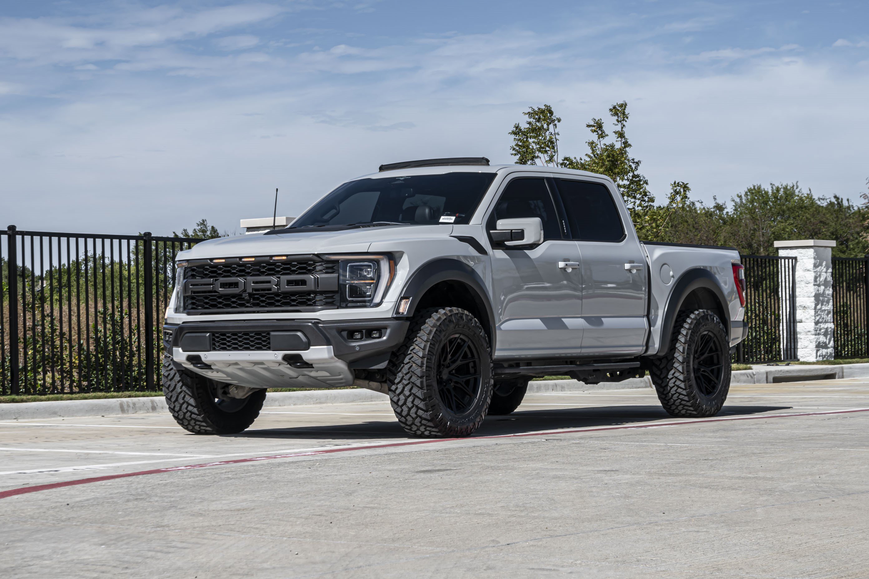 Used 2023 Ford F150 Raptor AWD/4WD image 5