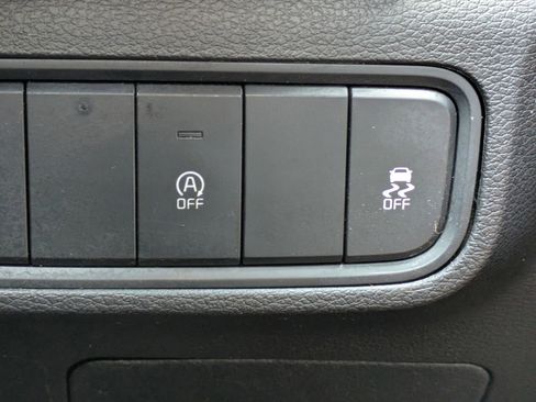Certified 2022 Kia Soul LX FWD image 16