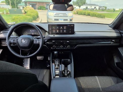 Used 2023 Honda Accord Sport image 9