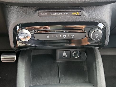 Used 2024 Ford Escape ST-Line w/ Tech Pack #1 AWD/4WD image 19