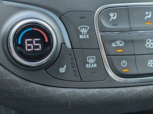 Used 2025 Chevrolet Malibu LT FWD image 24