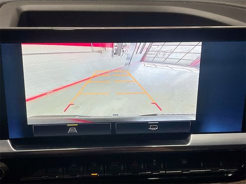 Used 2023 Chevrolet Silverado 1500 LT image 14