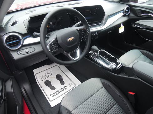 New 2026 Chevrolet Trax LT w/ Driver Confidence Package FWD image 4