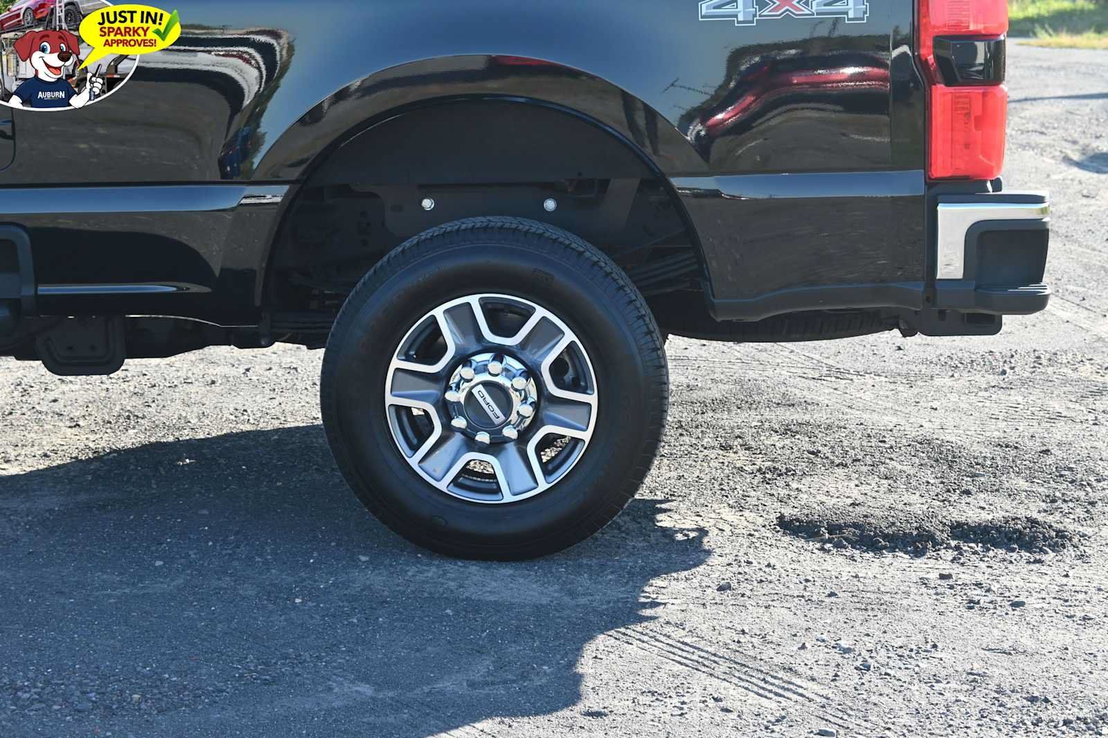 Used 2026 Ford F350 Lariat AWD/4WD image 1