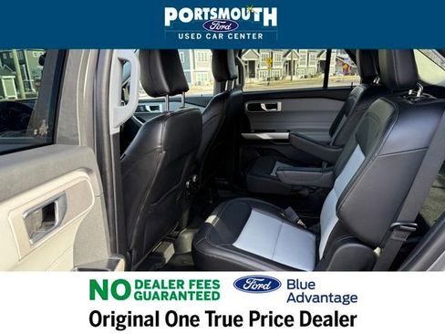 Used 2022 Ford Explorer XLT w/ Equipment Group 202A image 5