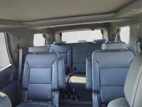 Used 2021 Chevrolet Tahoe Z71 w/ Z71 Off-Road Package AWD/4WD image 27