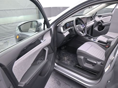 New 2026 Volkswagen Tiguan S AWD/4WD image 38