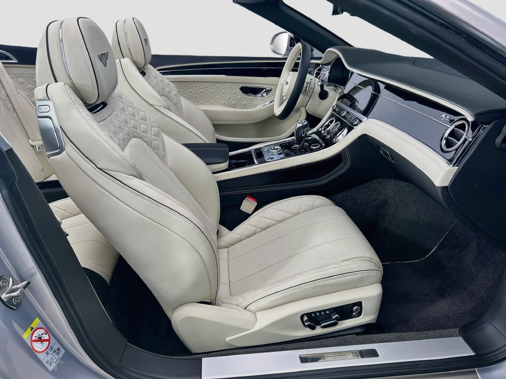 Used 2022 Bentley Continental GT AWD/4WD image 25