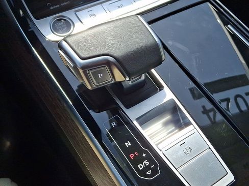 Used 2024 Audi A8 L 3.0T w/ Luxury Package image 21