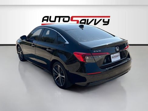 Used 2023 Honda Civic Touring image 5
