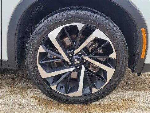 Used 2024 Mitsubishi Outlander SE image 19
