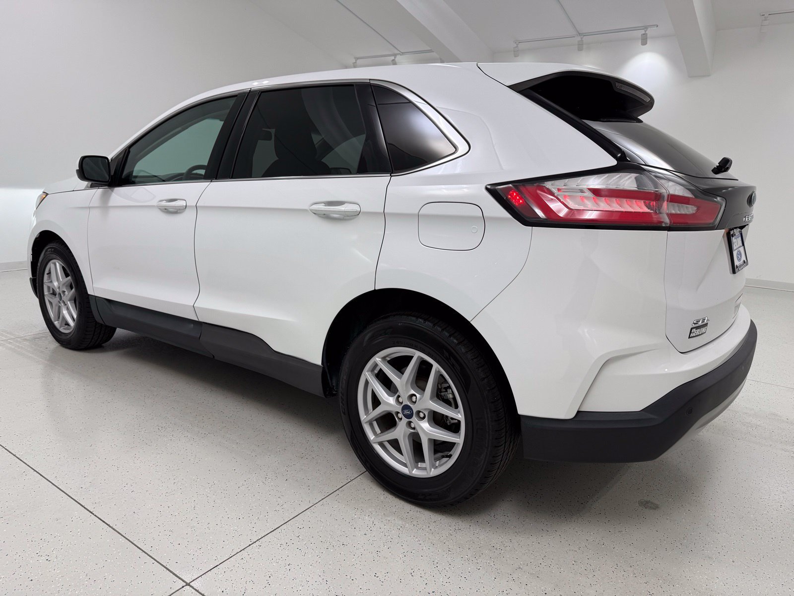 Used 2021 Ford Edge SEL FWD image 6
