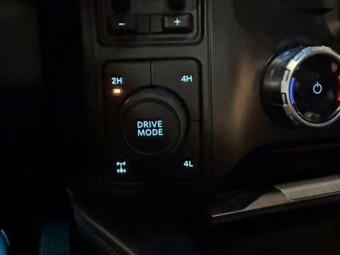 Used 2025 Ford F250 Platinum AWD/4WD image 22