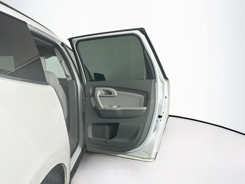 Used 2012 Chevrolet Traverse LT FWD image 32
