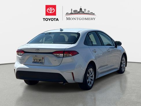 Used 2025 Toyota Corolla LE FWD image 3