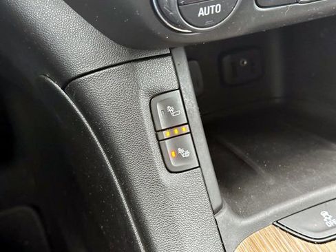 Used 2019 GMC Acadia SLE AWD/4WD image 26