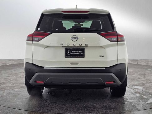Used 2023 Nissan Rogue SV image 5