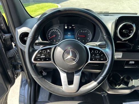 Used 2020 Mercedes-Benz Sprinter 4500 image 32
