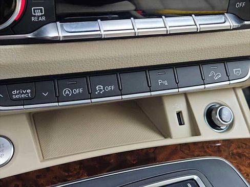 Used 2018 Audi Q5 Prestige w/ Prestige Package AWD/4WD image 19