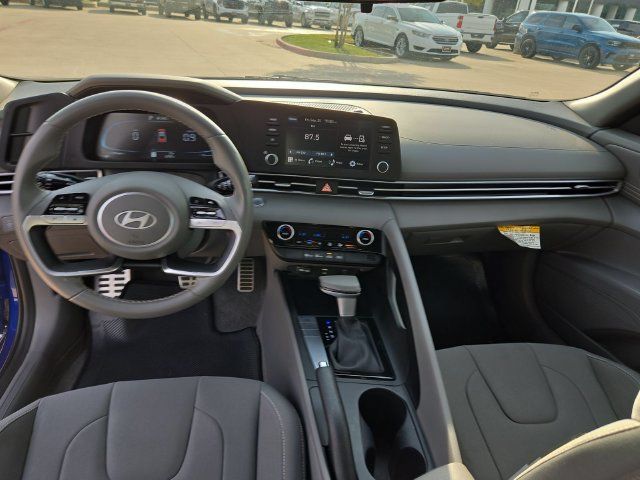 Used 2025 Hyundai Elantra Sport FWD image 19