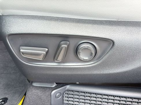 New 2026 Toyota Sienna XLE FWD image 11