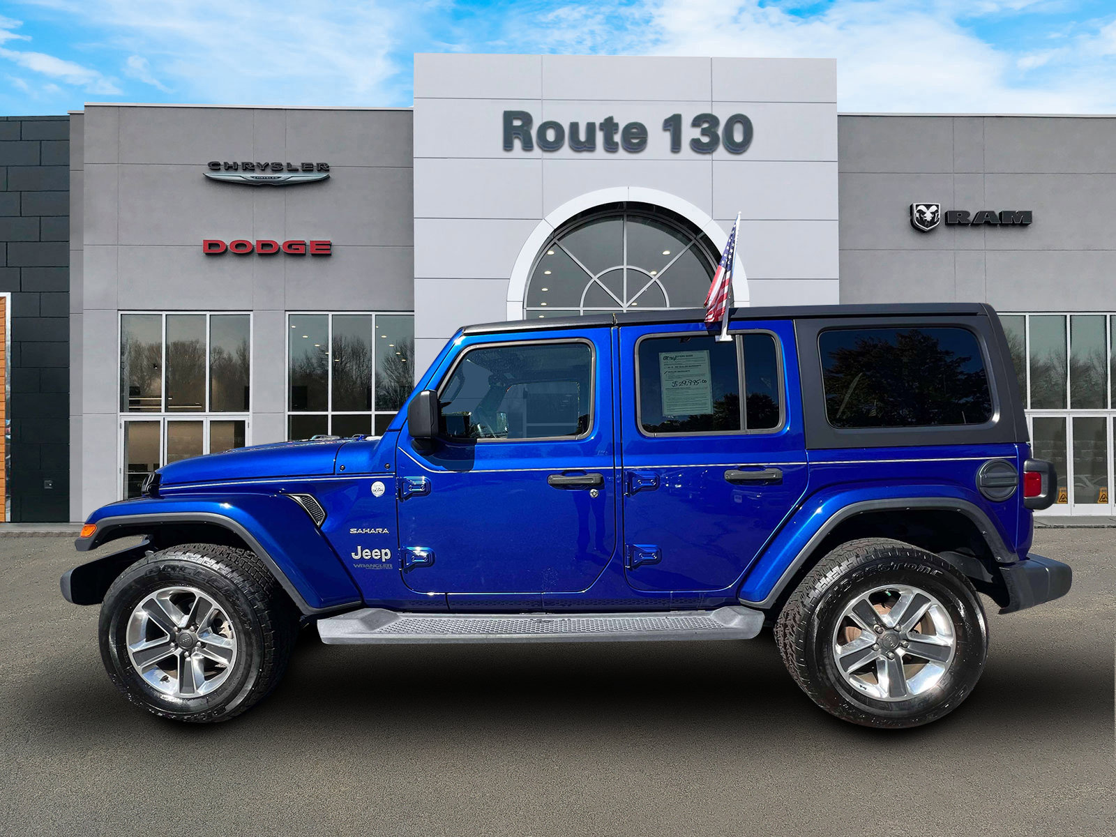 Used 2018 Jeep Wrangler Unlimited Sahara w/ Dual Top Group AWD/4WD image 5