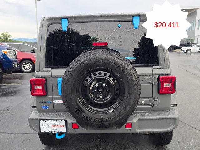 Used 2022 Jeep Wrangler Unlimited Sahara AWD/4WD image 4