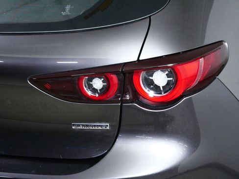 Used 2023 MAZDA MAZDA3 s image 17